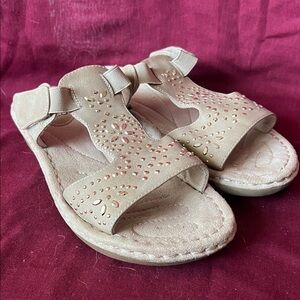 Mountain Sole Sandals Stone Color Adjustable - 8.5